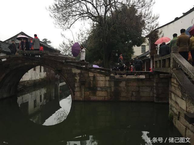 层层恐惧